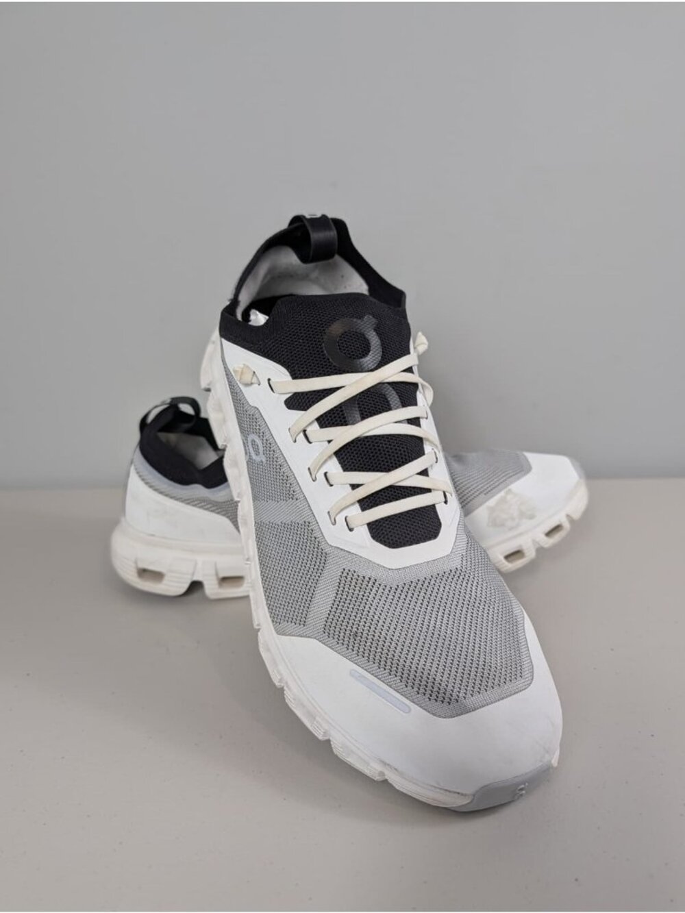 On Cloud Mens Running Shoes White/Gray US 13 Lightweight Trainers